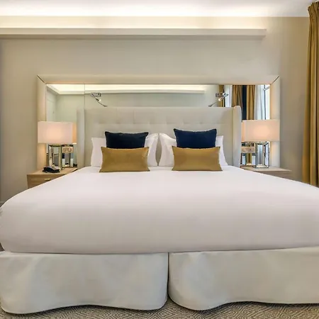 Camille Tapestry Collection By Hilton 4* Paris