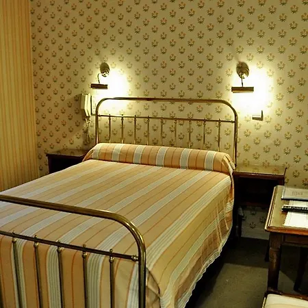 Camille Tapestry Collection By Hilton Hotel Parigi