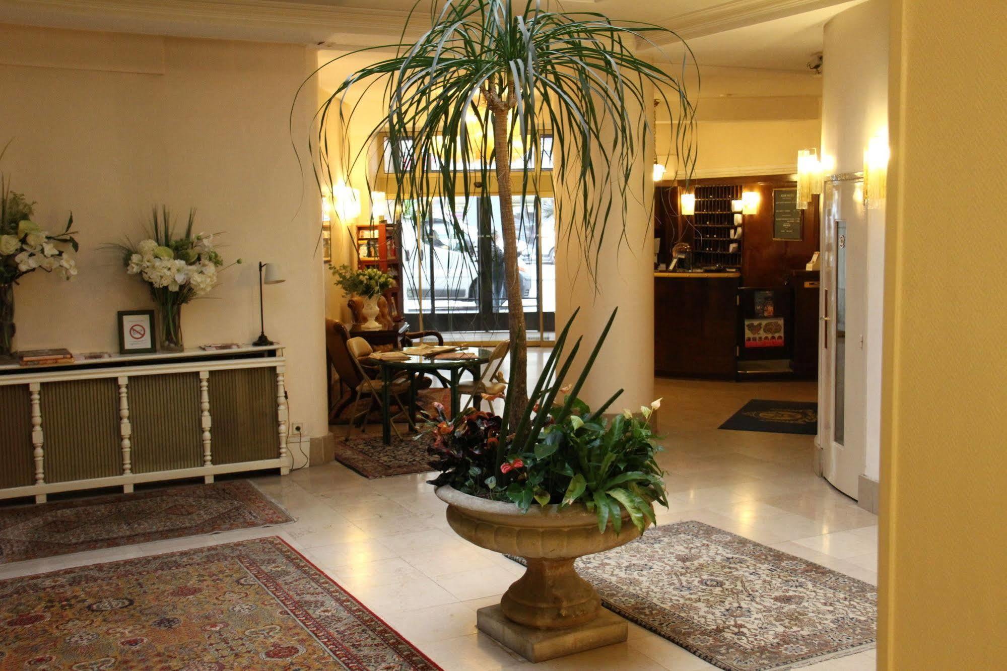Camille Tapestry Collection By Hilton 4* Paris