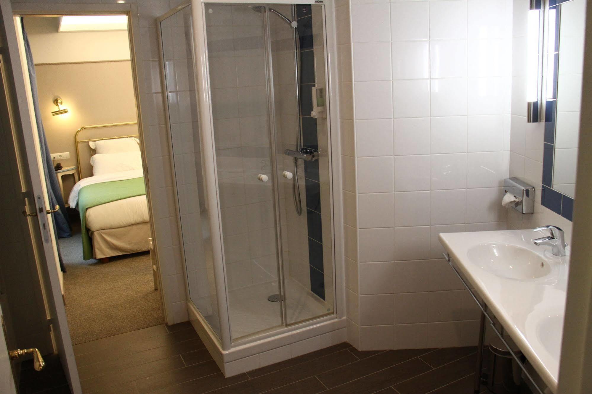 Camille Tapestry Collection By Hilton Hotel Paris