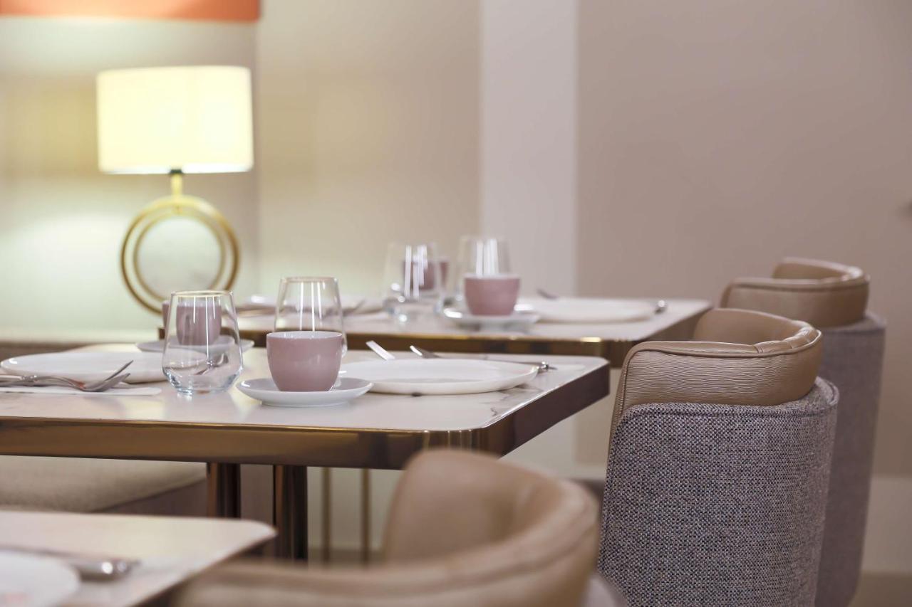 Camille Tapestry Collection By Hilton 4* Parigi