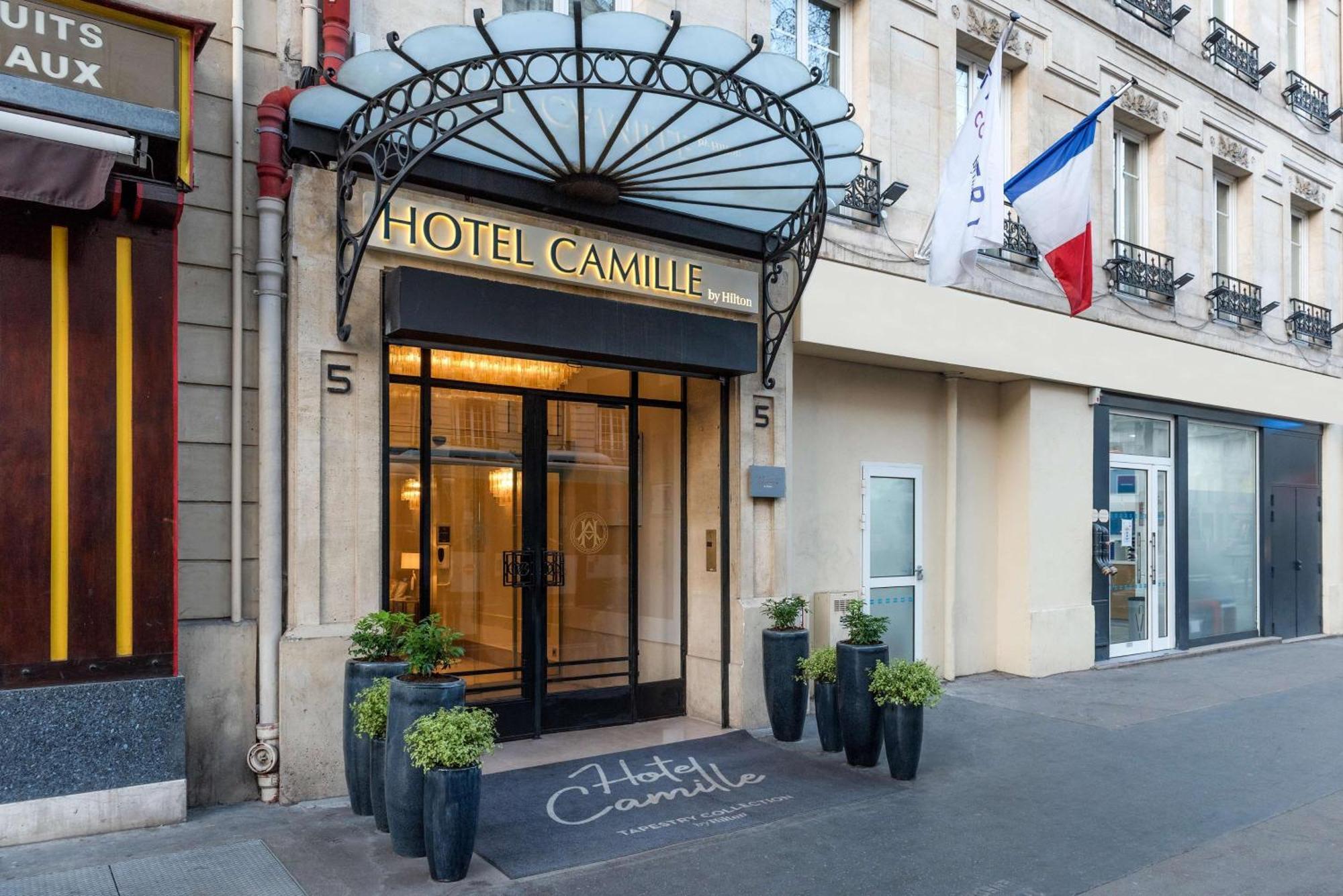 Camille Tapestry Collection By Hilton Hotel Parigi