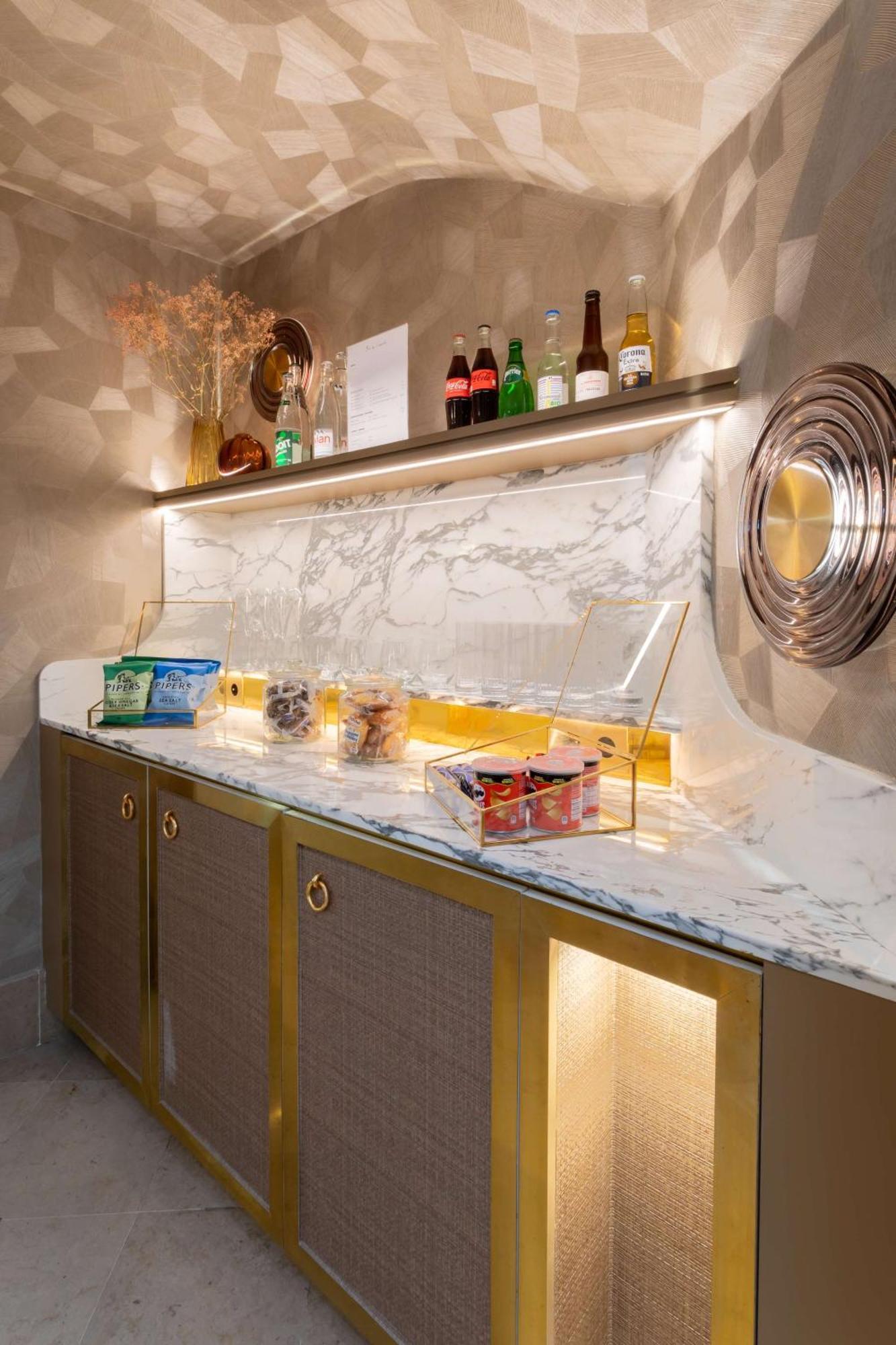 Camille Tapestry Collection By Hilton 4*