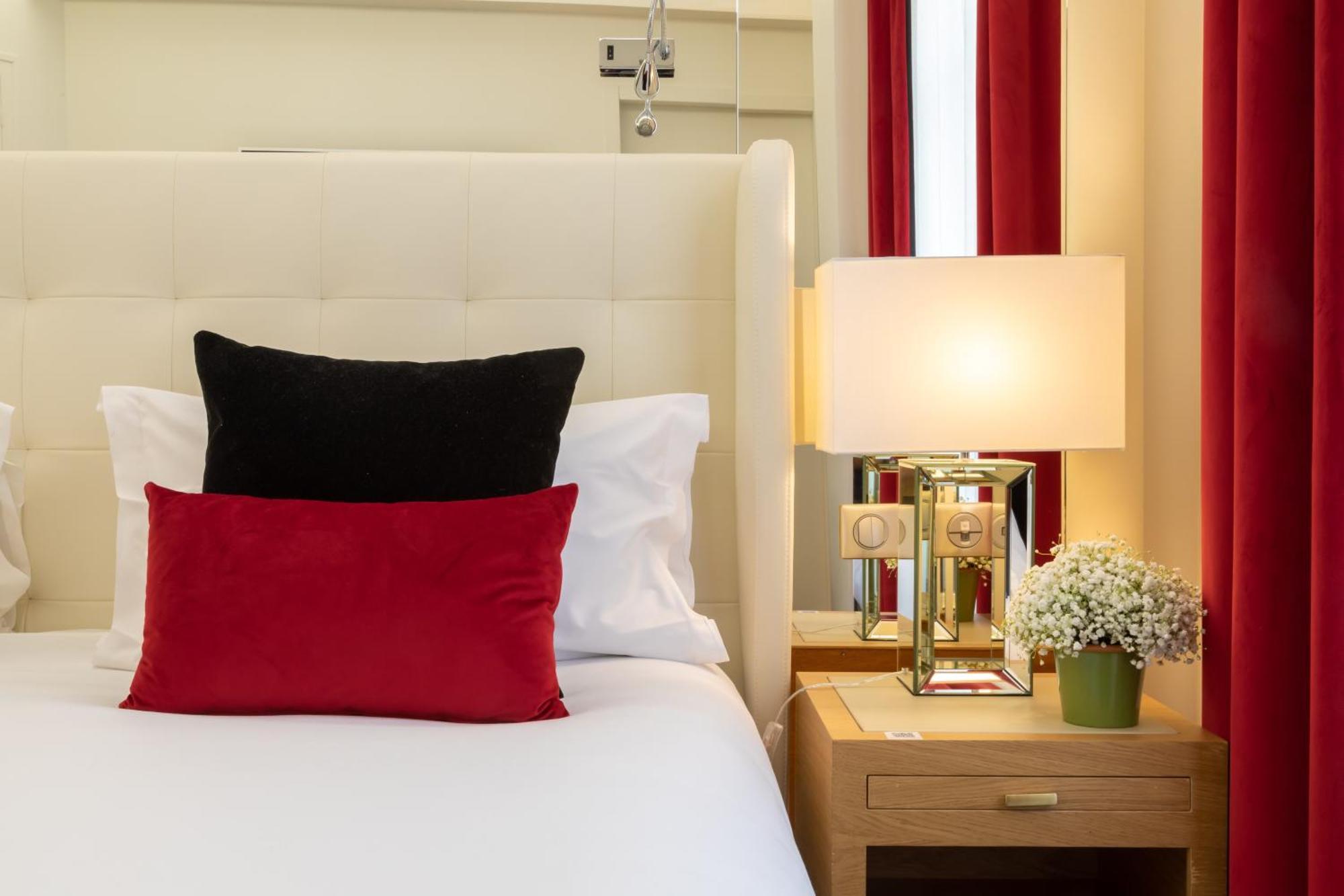 Camille Tapestry Collection By Hilton 4* Parigi